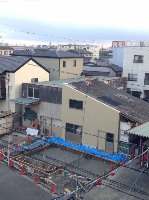 狭小住宅鉄骨３階建て