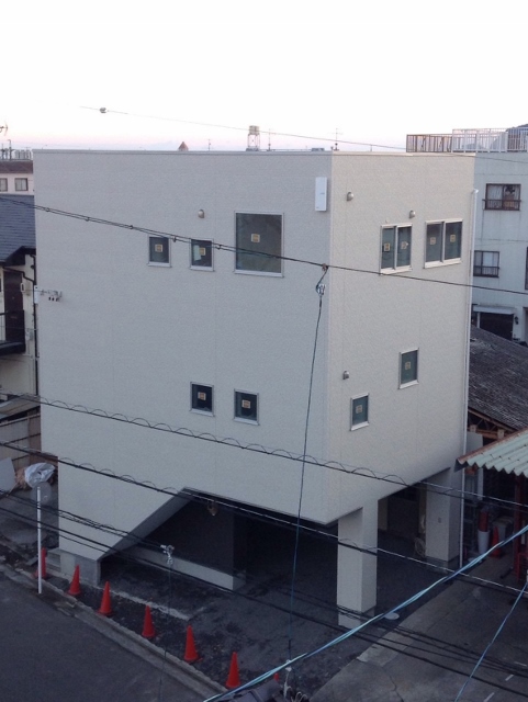 狭小住宅鉄骨３階建て