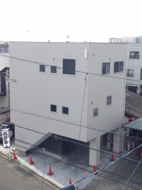 狭小住宅鉄骨３階建て