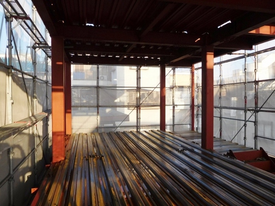 狭小住宅鉄骨３階建て